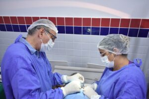 Mutirão de pequenas cirurgias da Saúde de São Gonçalo avança e beneficia 100 pacientes em Santo Antônio