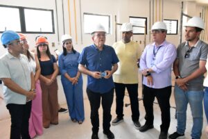 Prefeito Jaime Calado vistoria obras do Hospital Geral de São Gonçalo que ultrapassam 85% de conclusão