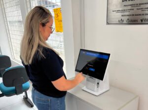 MODERNIZAÇÃO: SAAE de São Gonçalo instala totens de autoatendimento e serviço de WhatsApp com inteligência artificial
