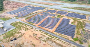 Usina Solar do Aeroporto de Natal conclui instalação de 100% das placas e projeto entra em fase final