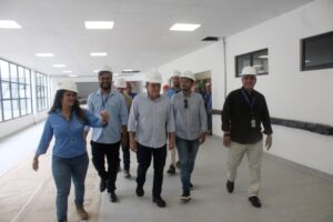 Prefeito Jaime Calado visita obras do Hospital Geral de São Gonçalo já com 90% de execução